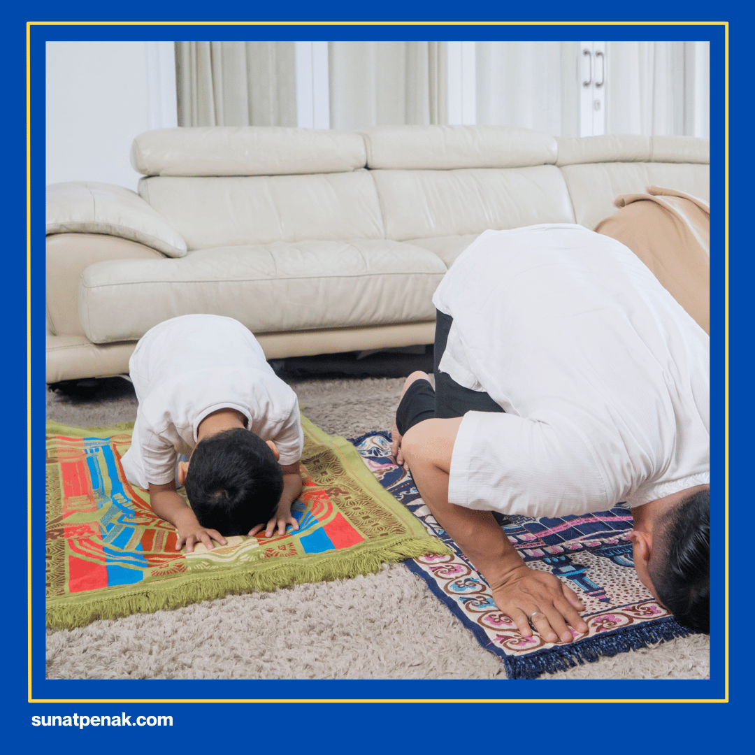Melaksanakan Salat Wajib Lima Waktu