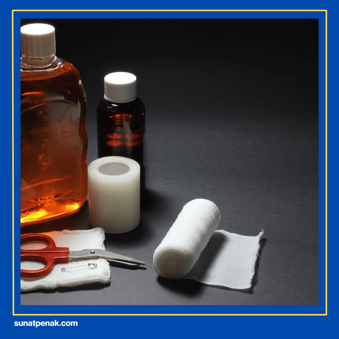 Mengoleskan Obat Sembarangan